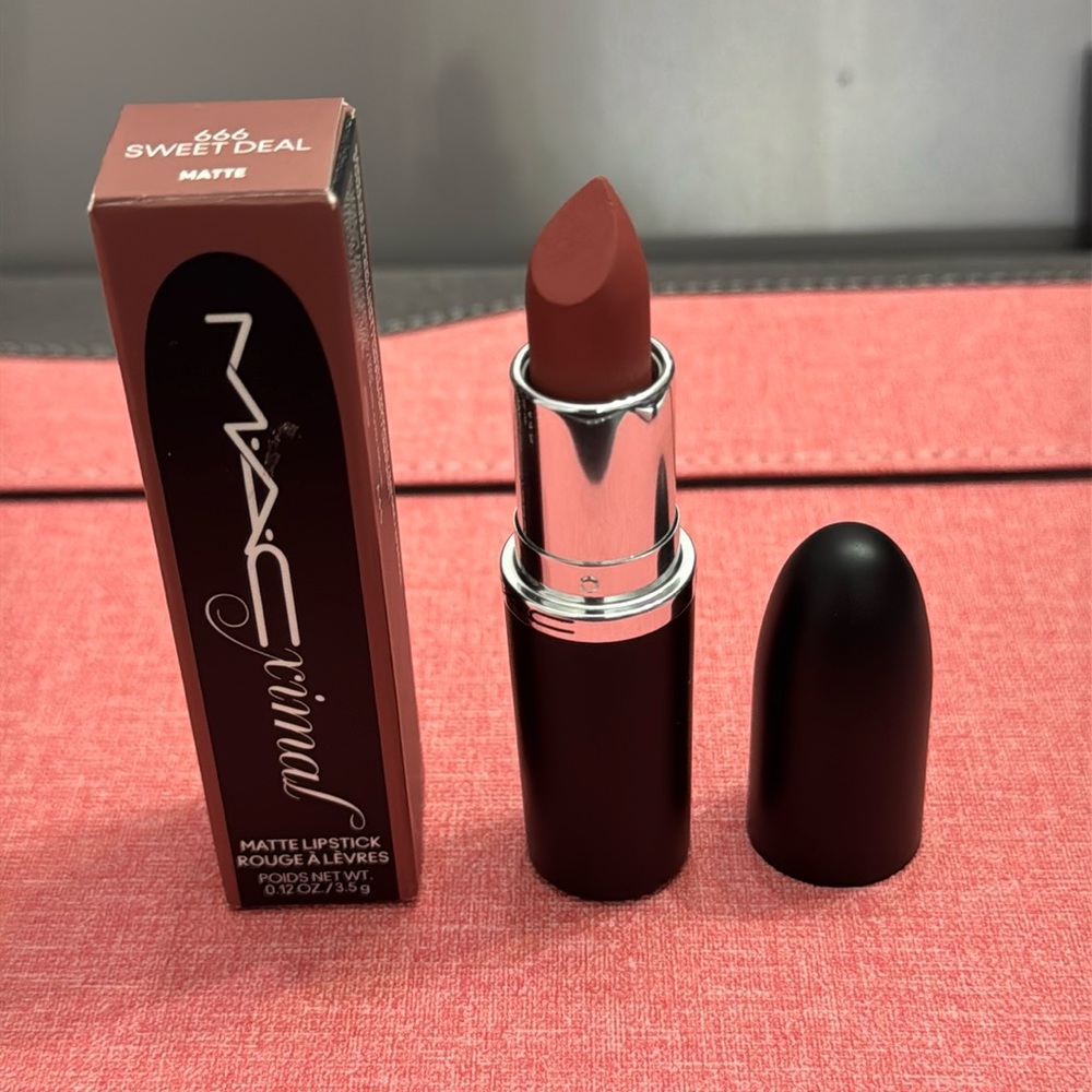 MAC Cosmetics Macximal Matte Lipstick in Shade 666 Sweet Deal
